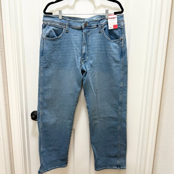 Wrangler Men's Jeans Size 34X30 Blue Free To Stretch Relax Fit Casual Denim NEW - Picture 2 of 16